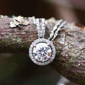 NEW - Moissanite Pendant Handmade 14k White Gold , VVS D Colour , no Chain